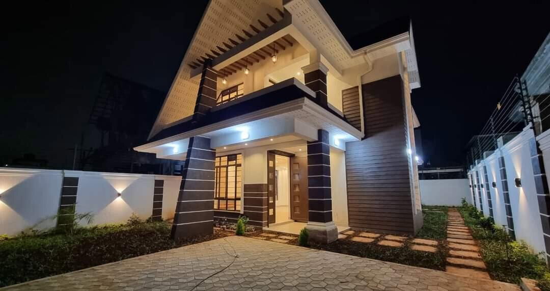4BR Villa with Pool, Clubhouse & Staff Quarter - Membley Estate