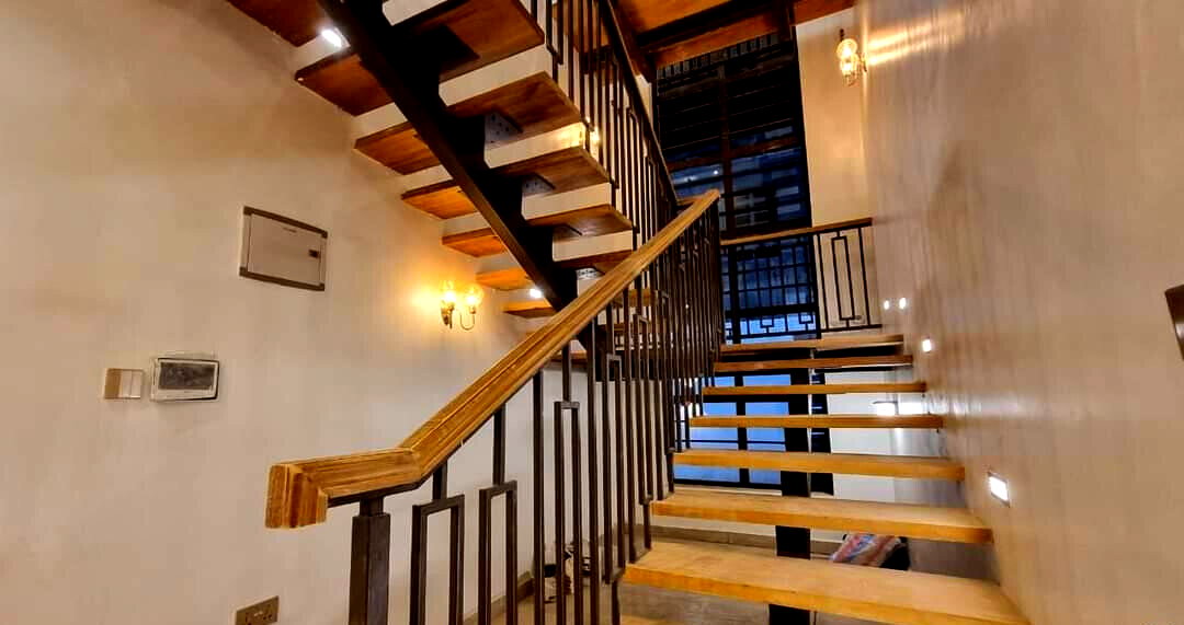 4BR Villa with Pool, Clubhouse & Staff Quarter - Membley Estate