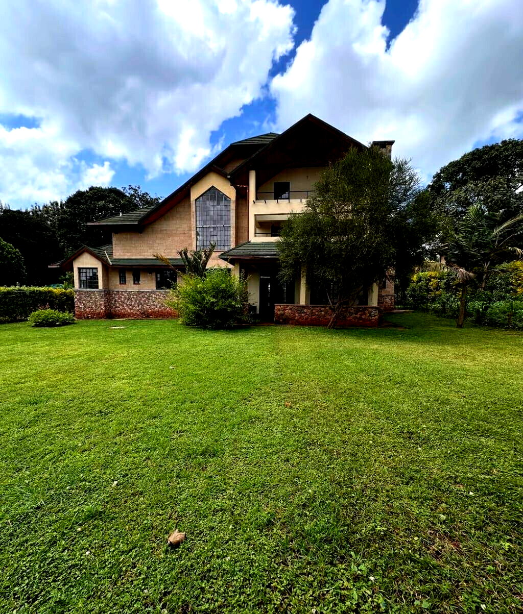 Half-Acre Townhouse with Sunken Lounge & Fireplace – Karen