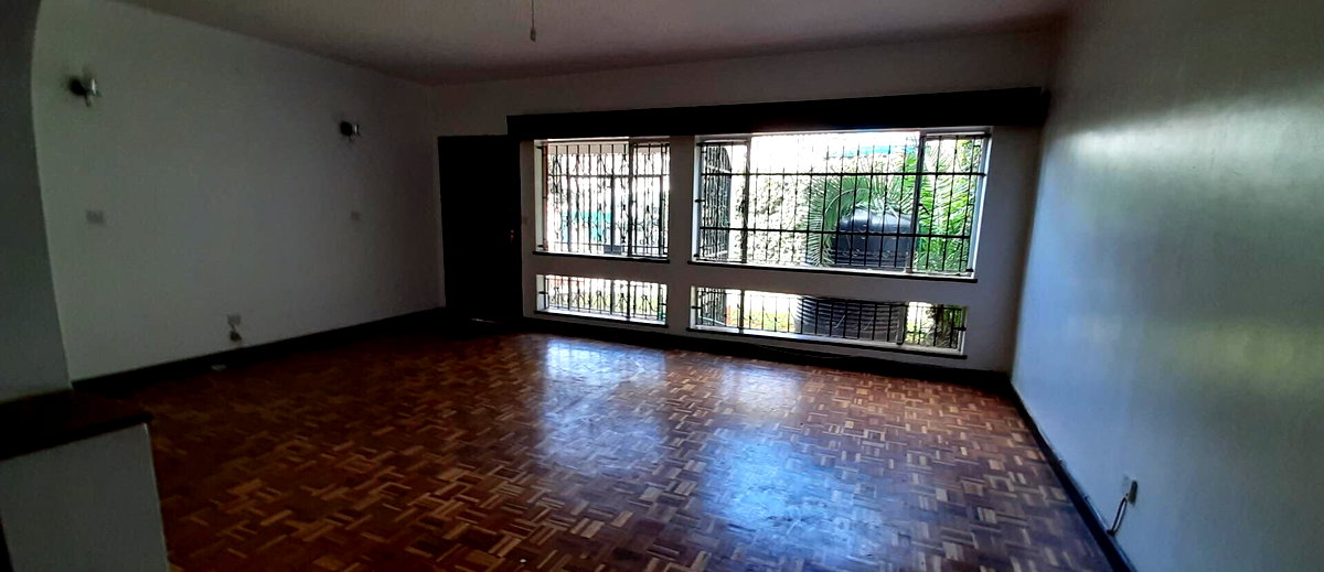 4-Ensuite Townhouse with Private Garden & DSQ - Westlands