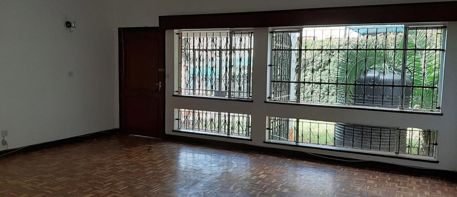 4-Ensuite Townhouse with Private Garden & DSQ - Westlands
