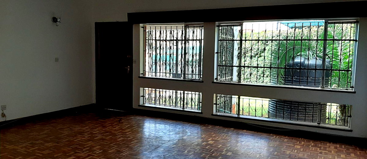 4-Ensuite Townhouse with Private Garden & DSQ - Westlands