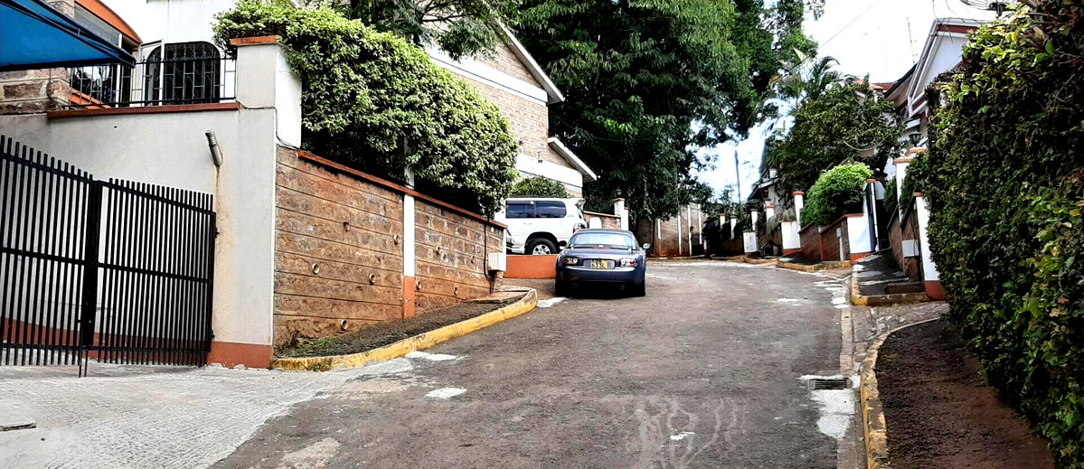 4-Ensuite Townhouse with Private Garden & DSQ - Westlands