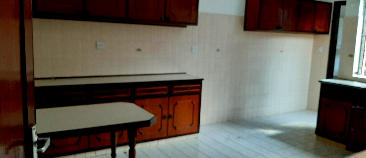 4-Ensuite Townhouse with Private Garden & DSQ - Westlands