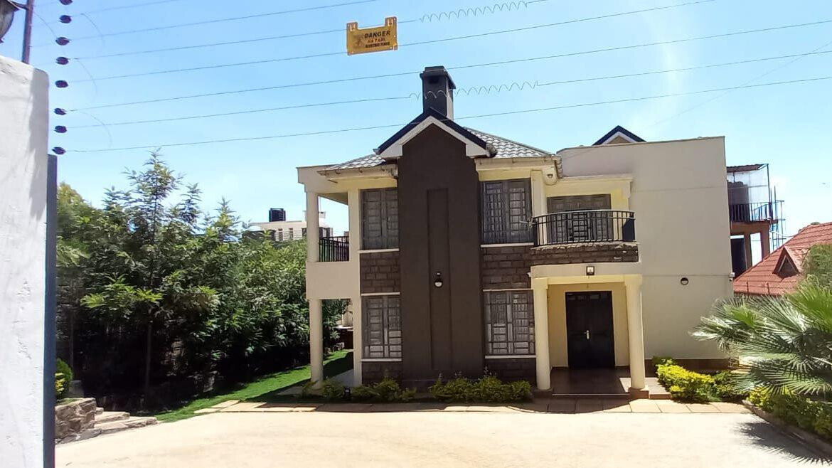 4BR Villa with Windmill Views & DSQ - Ngong
