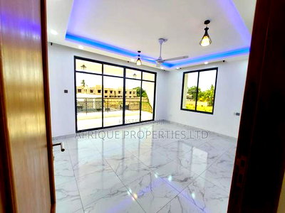 3bdrm Mansion in Mtwapa for sale - Image 10