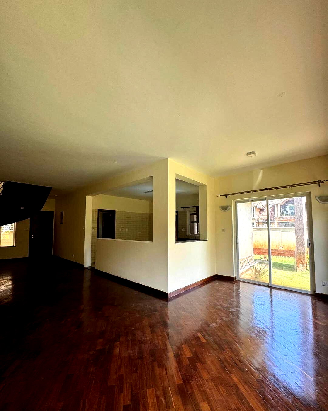 Corner Villa on Large Plot with Walk-In Closet - Lavington