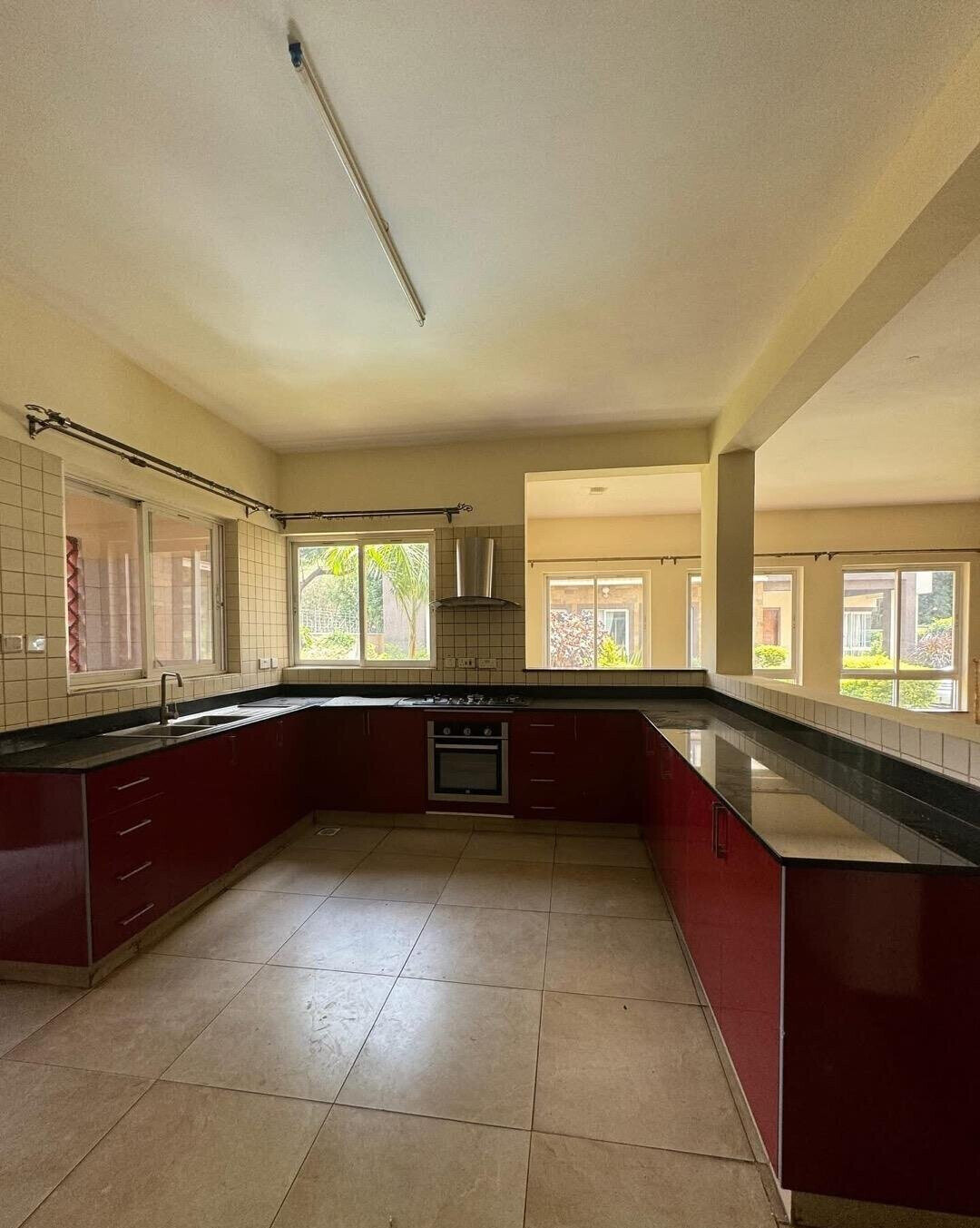 Corner Villa on Large Plot with Walk-In Closet - Lavington