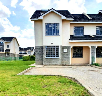 3BR Townhouse with DSQ & Backyard Garden - Kitengela
