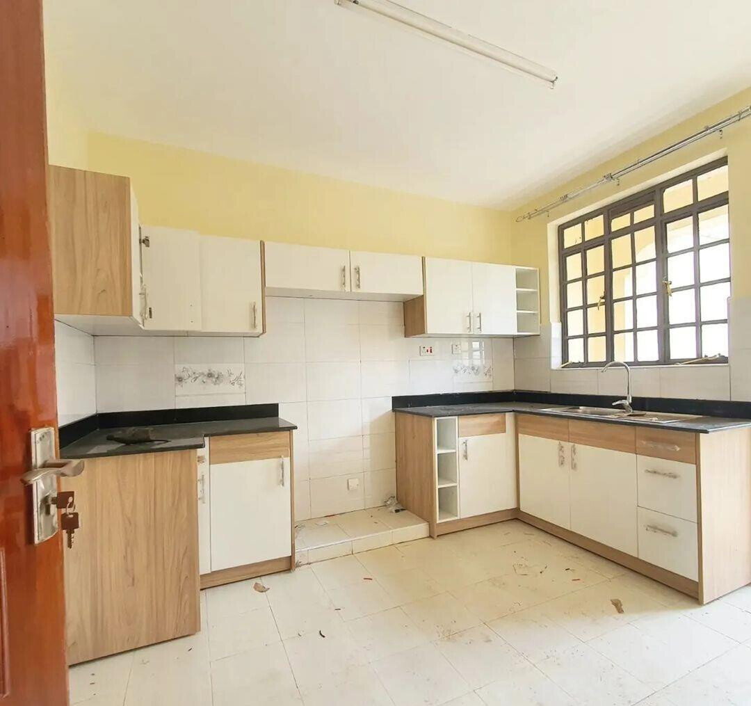 3BR Townhouse with DSQ & Backyard Garden - Kitengela