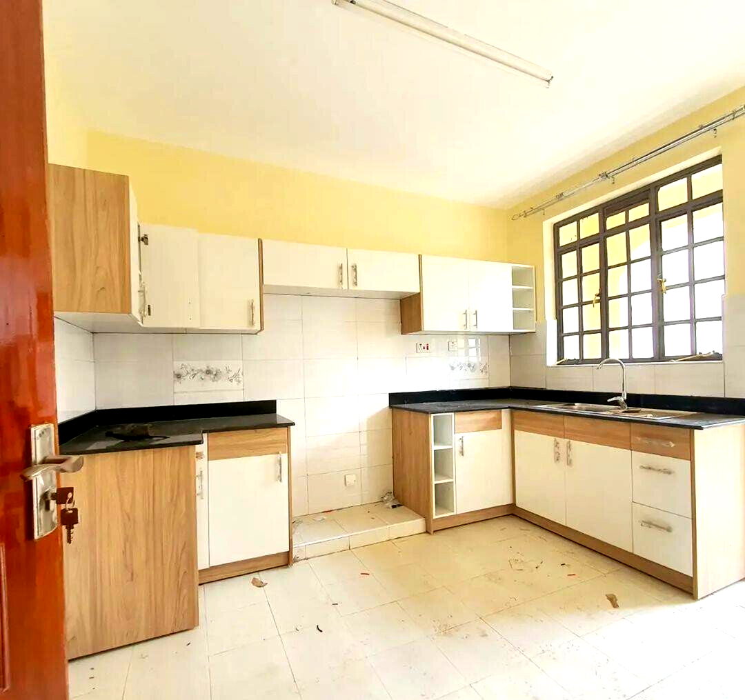 3BR Townhouse with DSQ & Backyard Garden - Kitengela