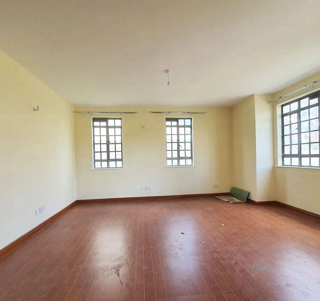 3BR Townhouse with DSQ & Backyard Garden - Kitengela