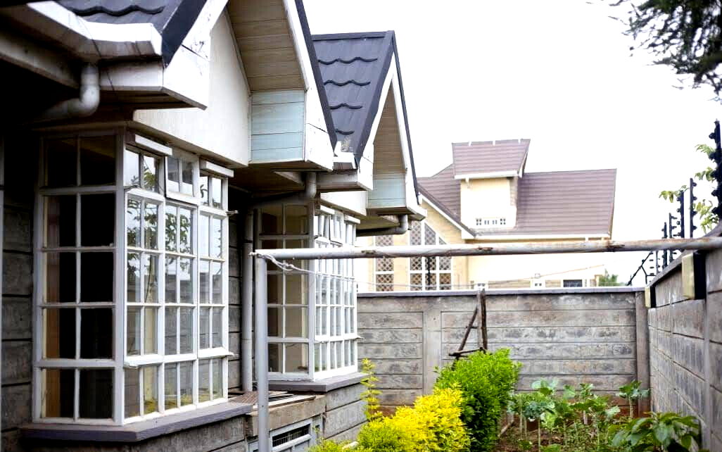 5 En-Suite Bedrooms Plus Attic & DSQ - Syokimau