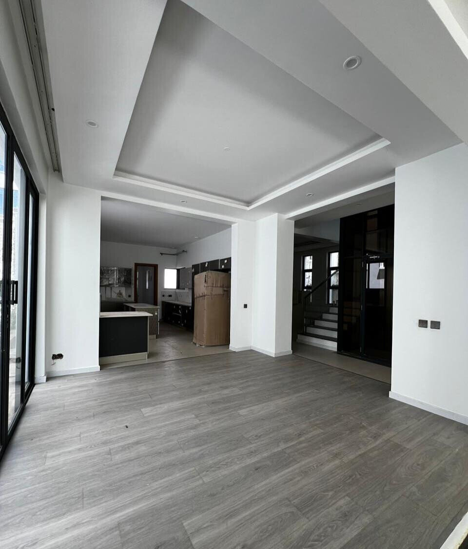 Newly Built 5-Ensuite Villa with Private Garden & DSQ - Lavington