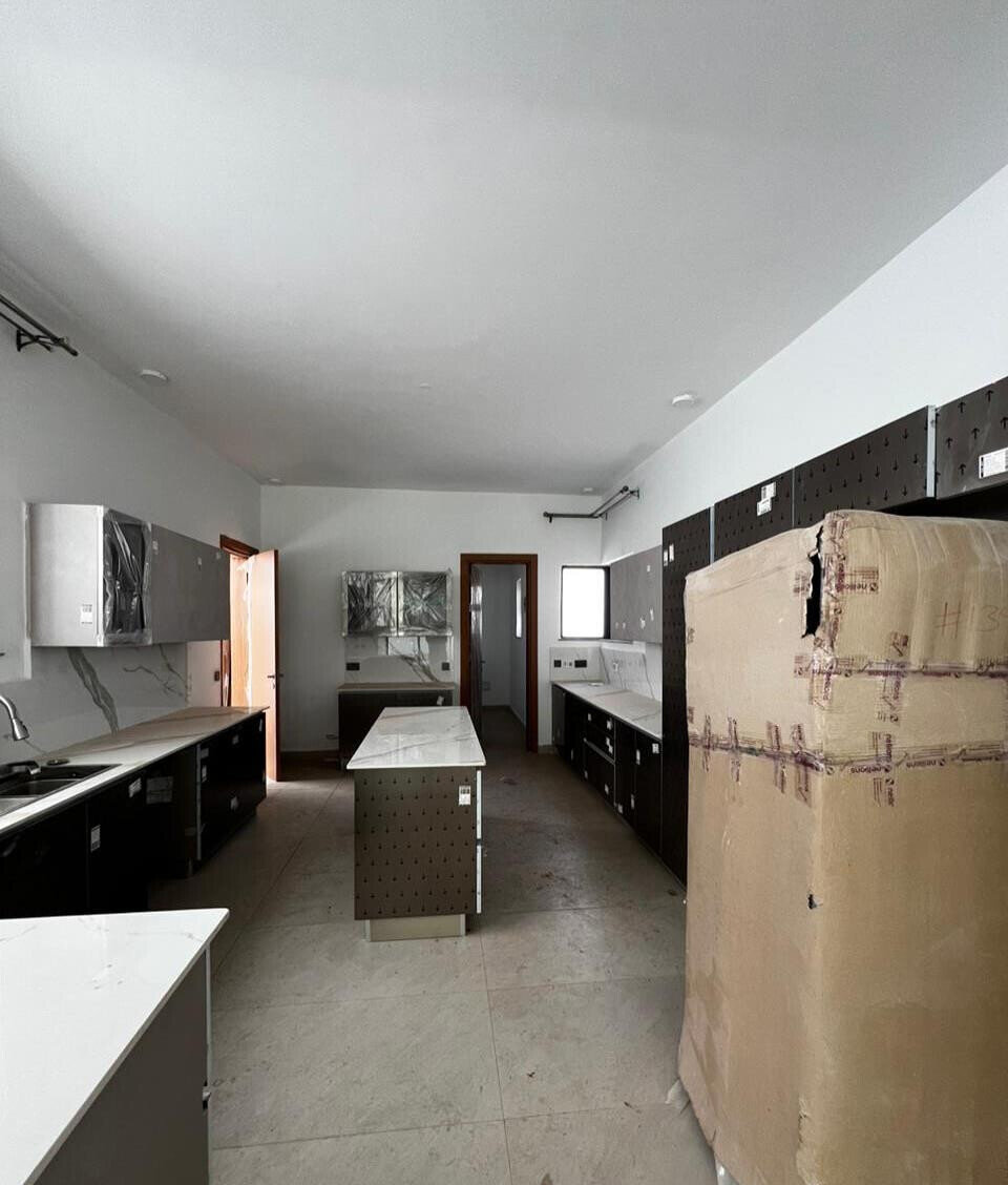 Newly Built 5-Ensuite Villa with Private Garden & DSQ - Lavington