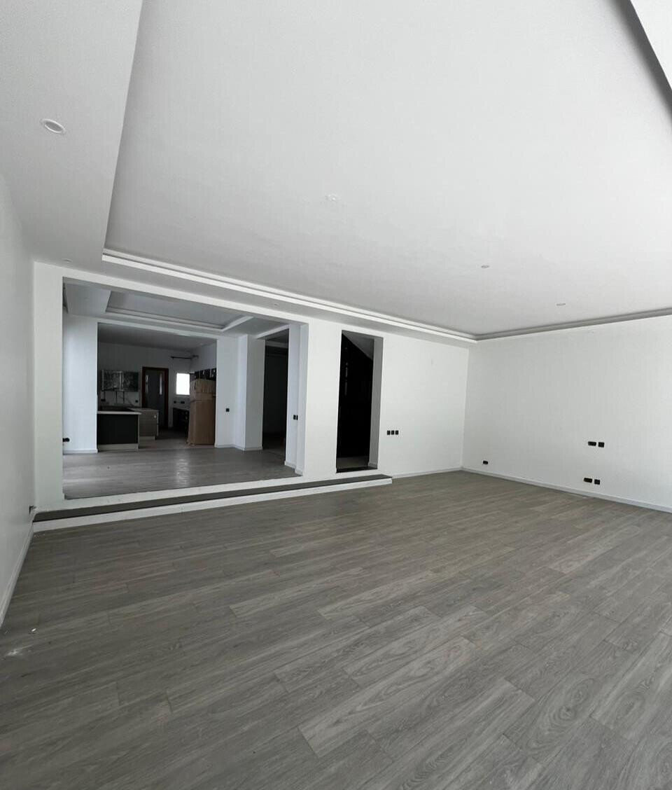 Newly Built 5-Ensuite Villa with Private Garden & DSQ - Lavington