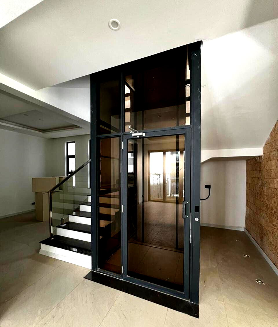 Newly Built 5-Ensuite Villa with Private Garden & DSQ - Lavington