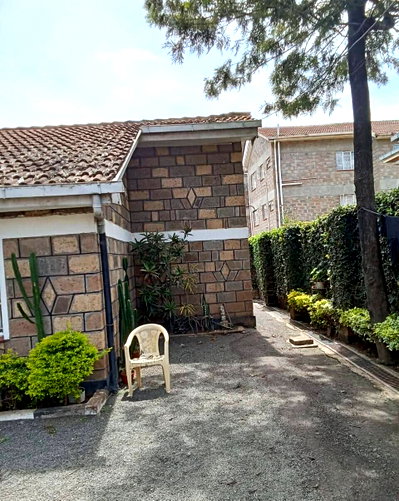 1/8 Acre Office Space with Garden