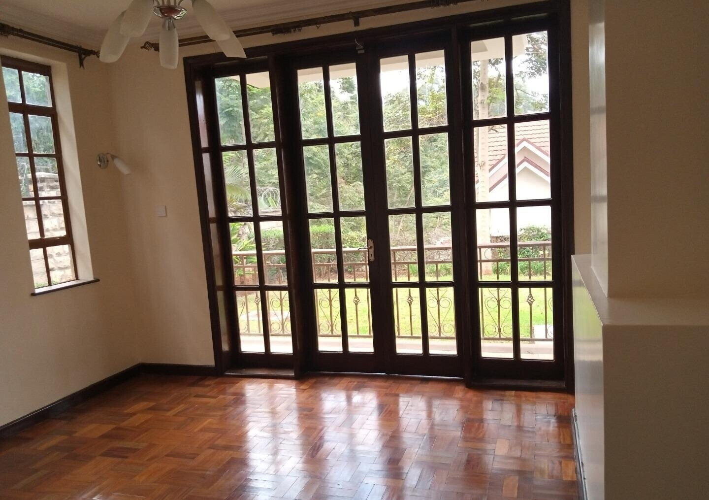Brand-New 4BR Townhouse with Fireplace & Garden – Rosslyn
