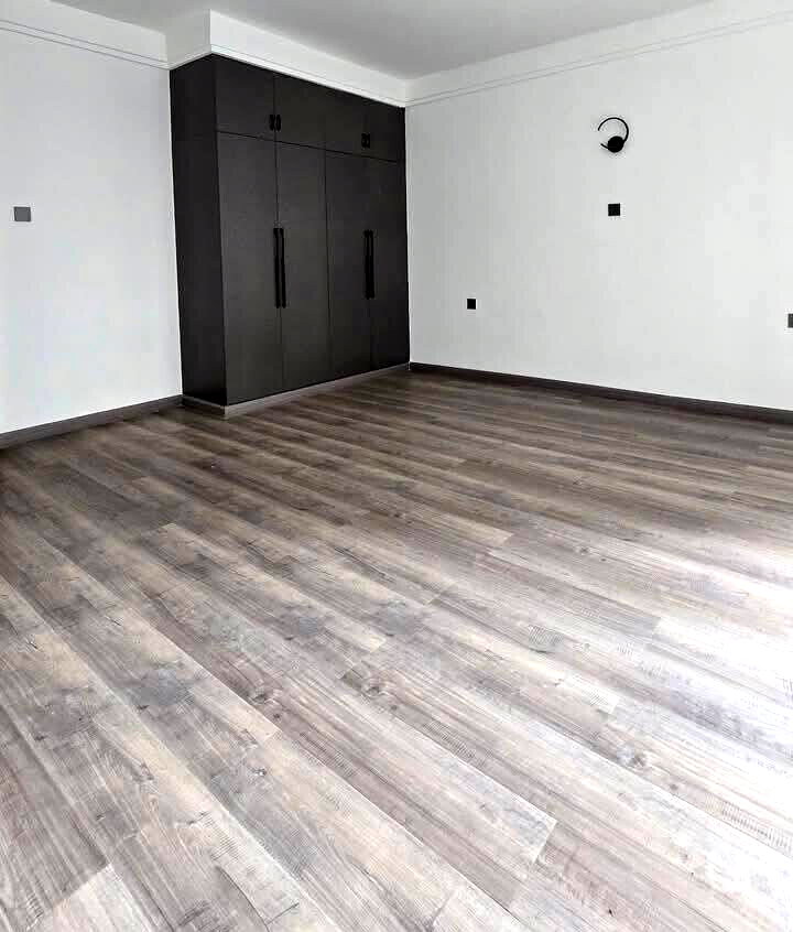 5-Ensuite Townhouse with Gym & Pool Access - Valley Arcade