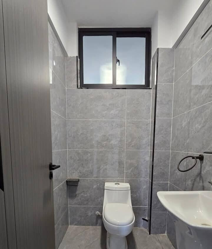 5-Ensuite Townhouse with Gym & Pool Access - Valley Arcade