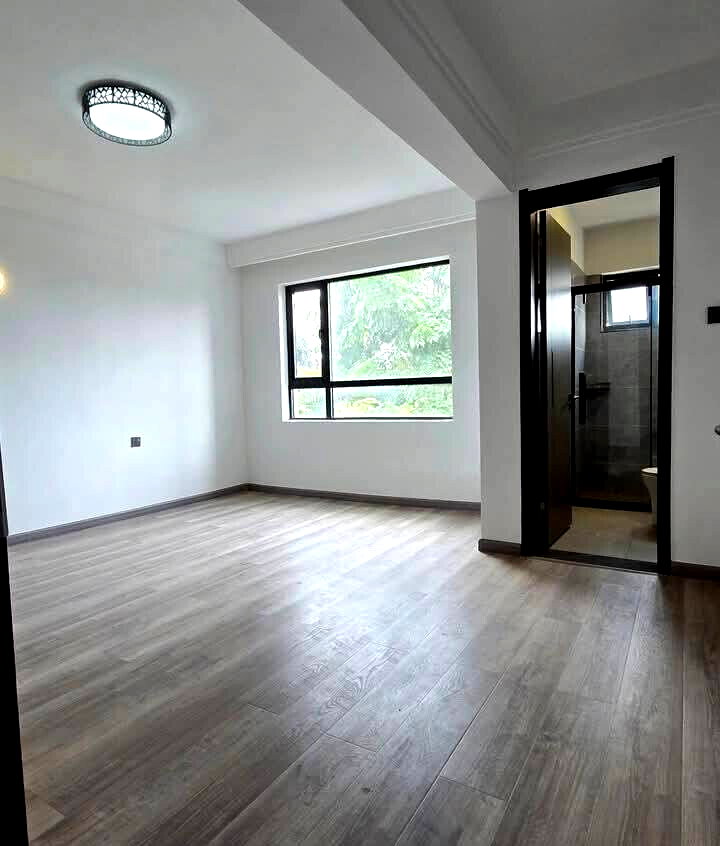 5-Ensuite Townhouse with Gym & Pool Access - Valley Arcade