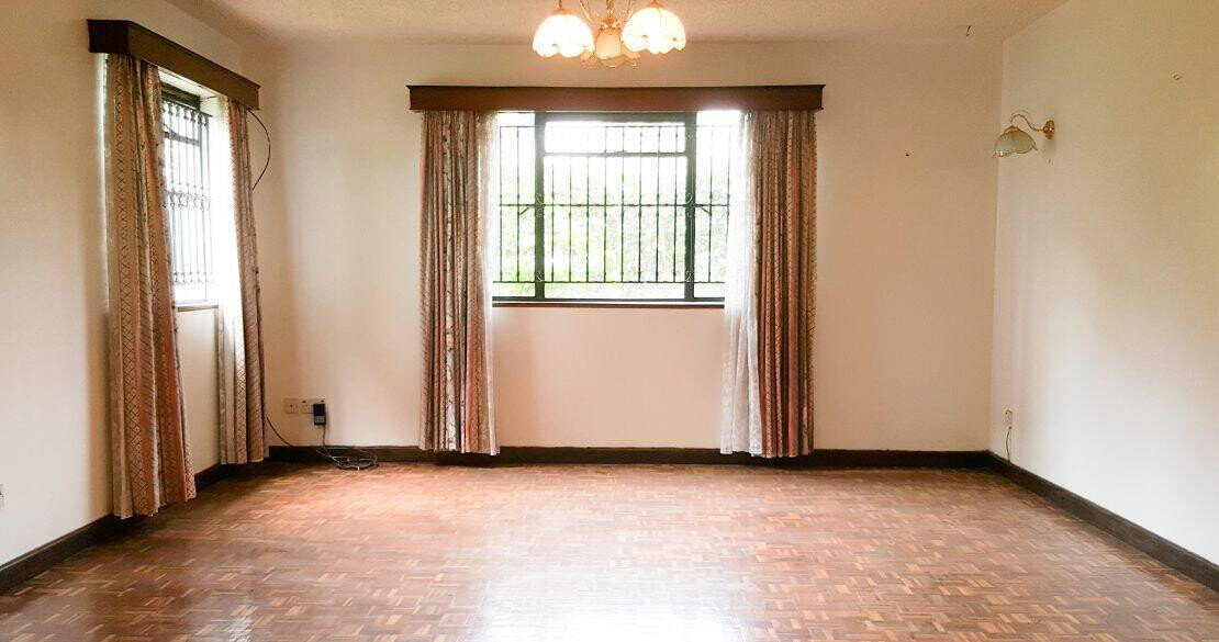 5BR Townhouse with Mahogany Fittings & DSQ - Parklands