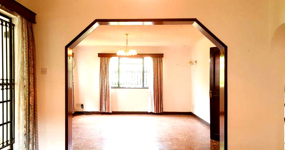 5BR Townhouse with Mahogany Fittings & DSQ - Parklands