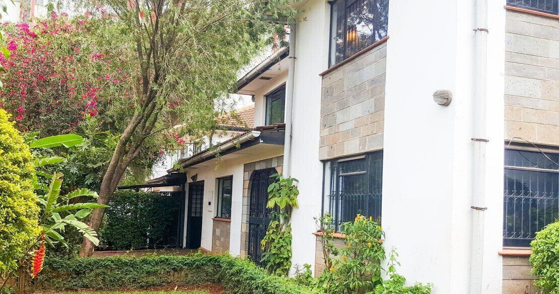 5BR Townhouse with Mahogany Fittings & DSQ - Parklands