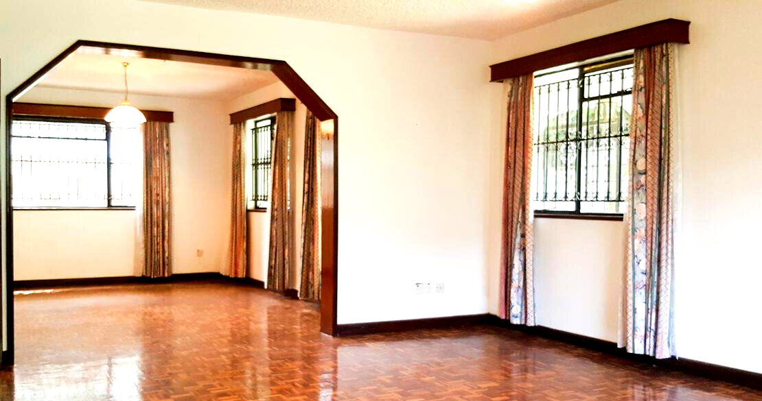 5BR Townhouse with Mahogany Fittings & DSQ - Parklands
