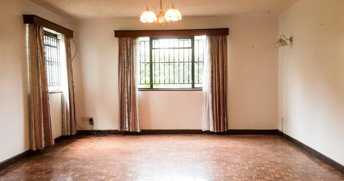 5BR Townhouse with Mahogany Fittings & DSQ - Parklands