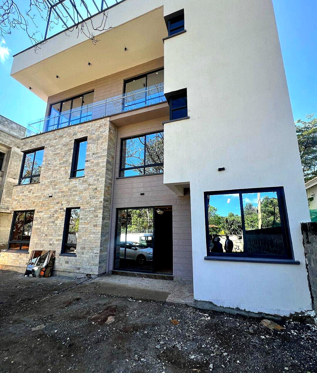 4-Ensuite Townhouse with Rooftop Terrace & DSQ - Lavington