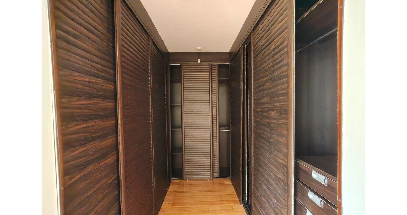 5-Ensuite Townhouse with Private Garden & DSQ - Westlands