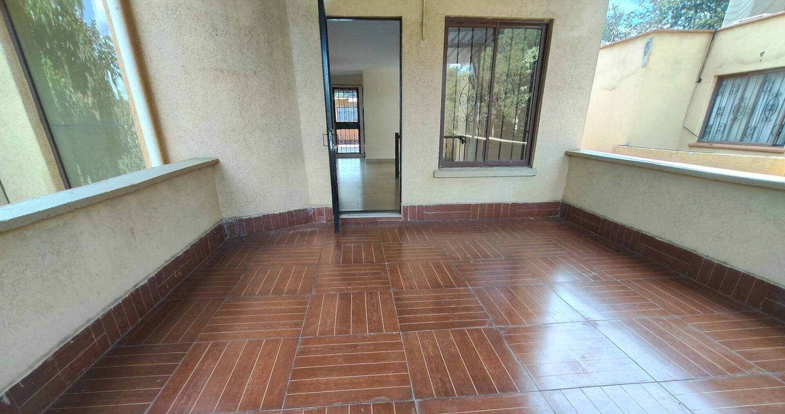 5-Ensuite Townhouse with Private Garden & DSQ - Westlands