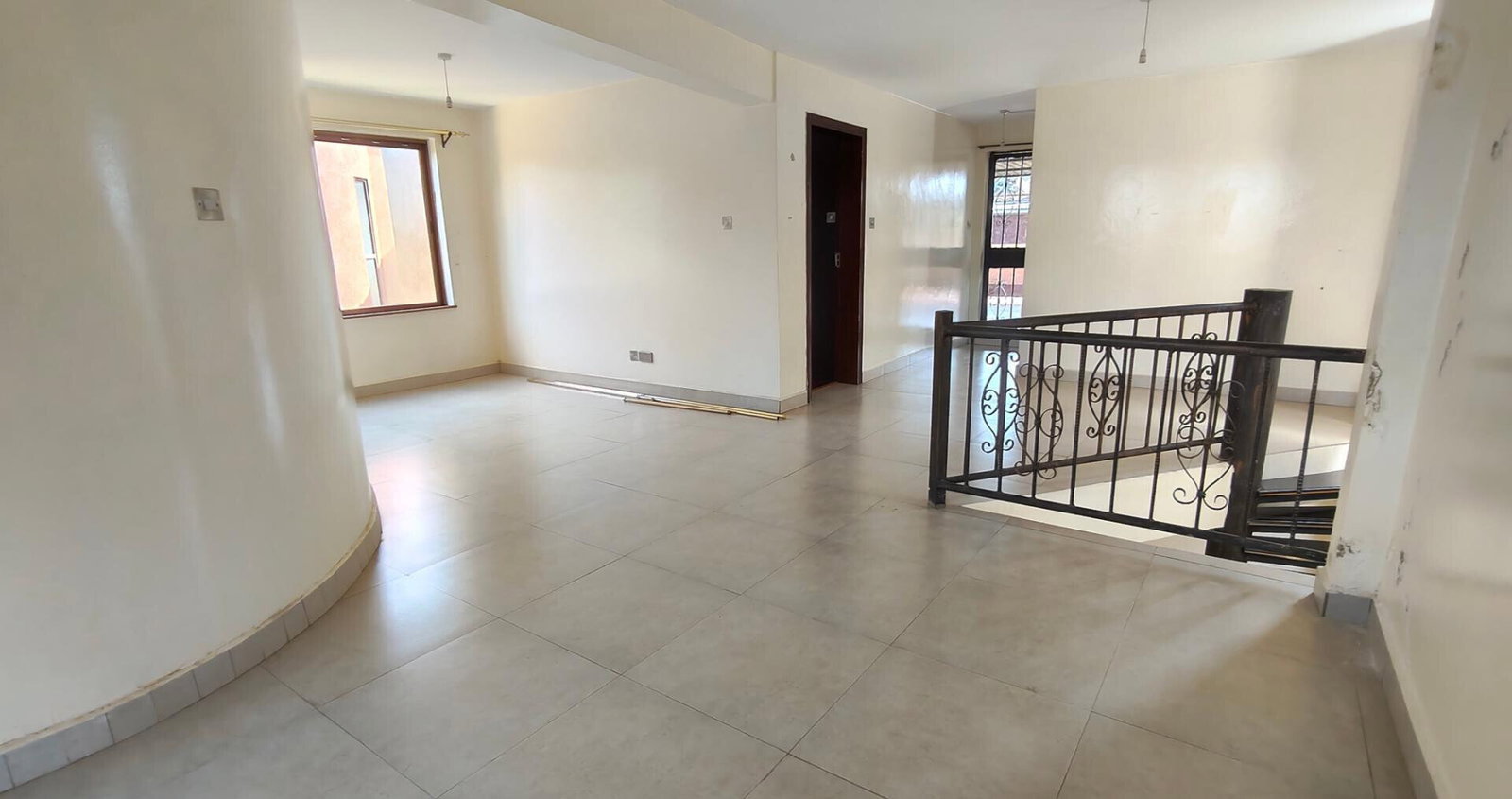 5-Ensuite Townhouse with Private Garden & DSQ - Westlands