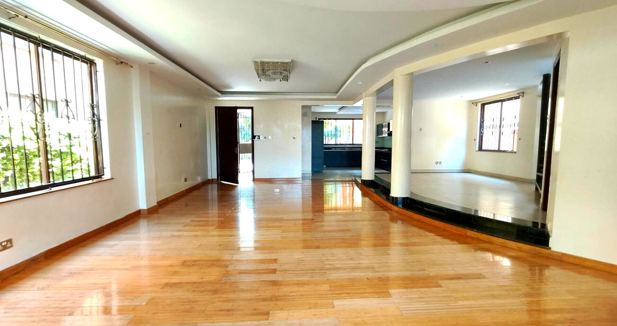 5-Ensuite Townhouse with Private Garden & DSQ - Westlands