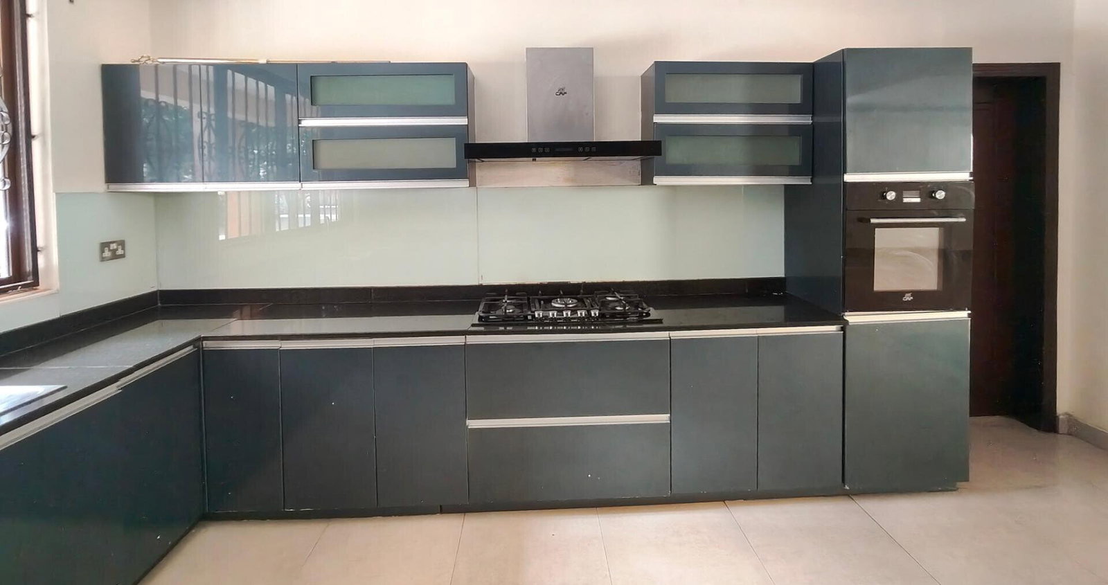 5-Ensuite Townhouse with Private Garden & DSQ - Westlands
