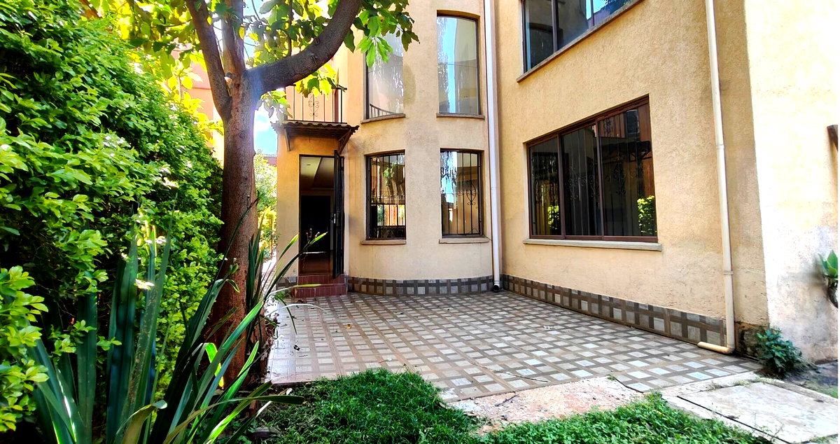 5-Ensuite Townhouse with Private Garden & DSQ - Westlands