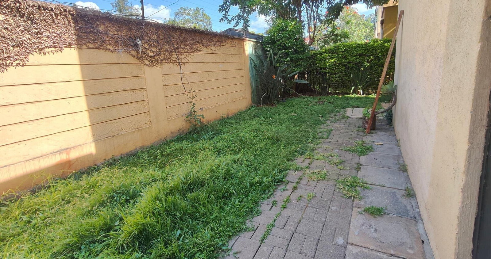 5-Ensuite Townhouse with Private Garden & DSQ - Westlands