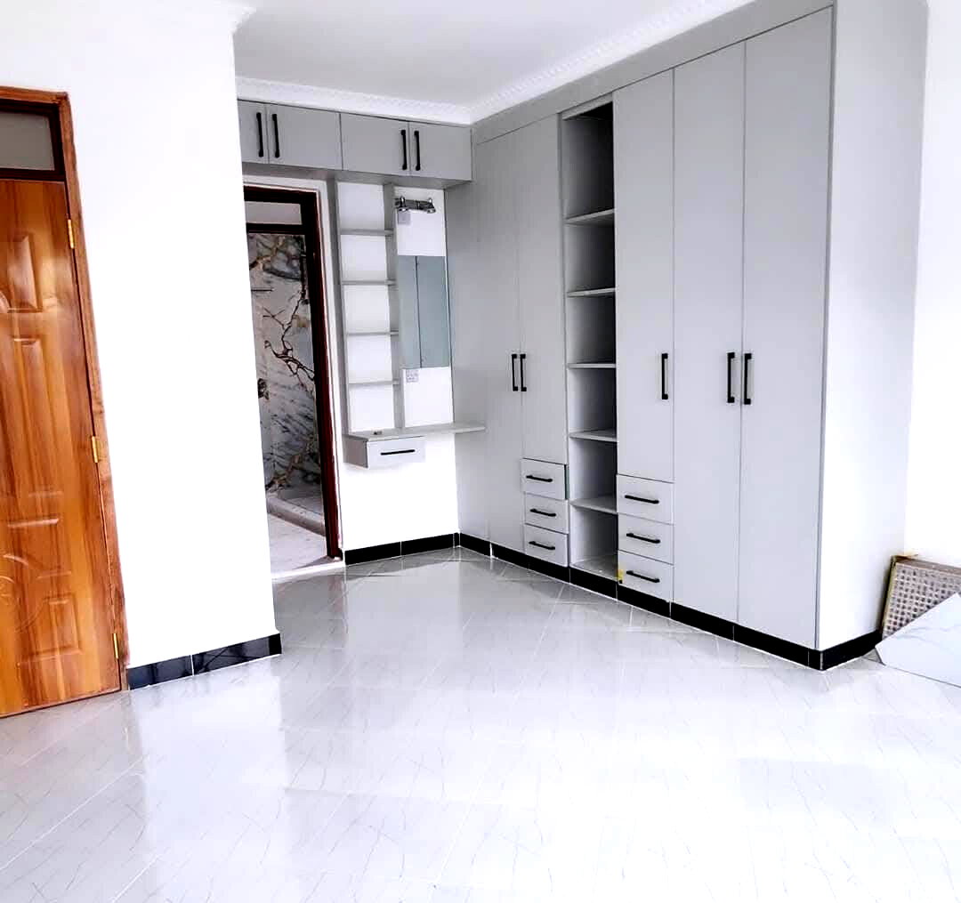 4BR Hidden-Roof Bungalow with Open-Plan Kitchen - Rimpa, Kiserian