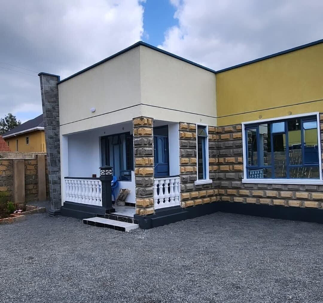 4BR Hidden-Roof Bungalow with Open-Plan Kitchen - Rimpa, Kiserian