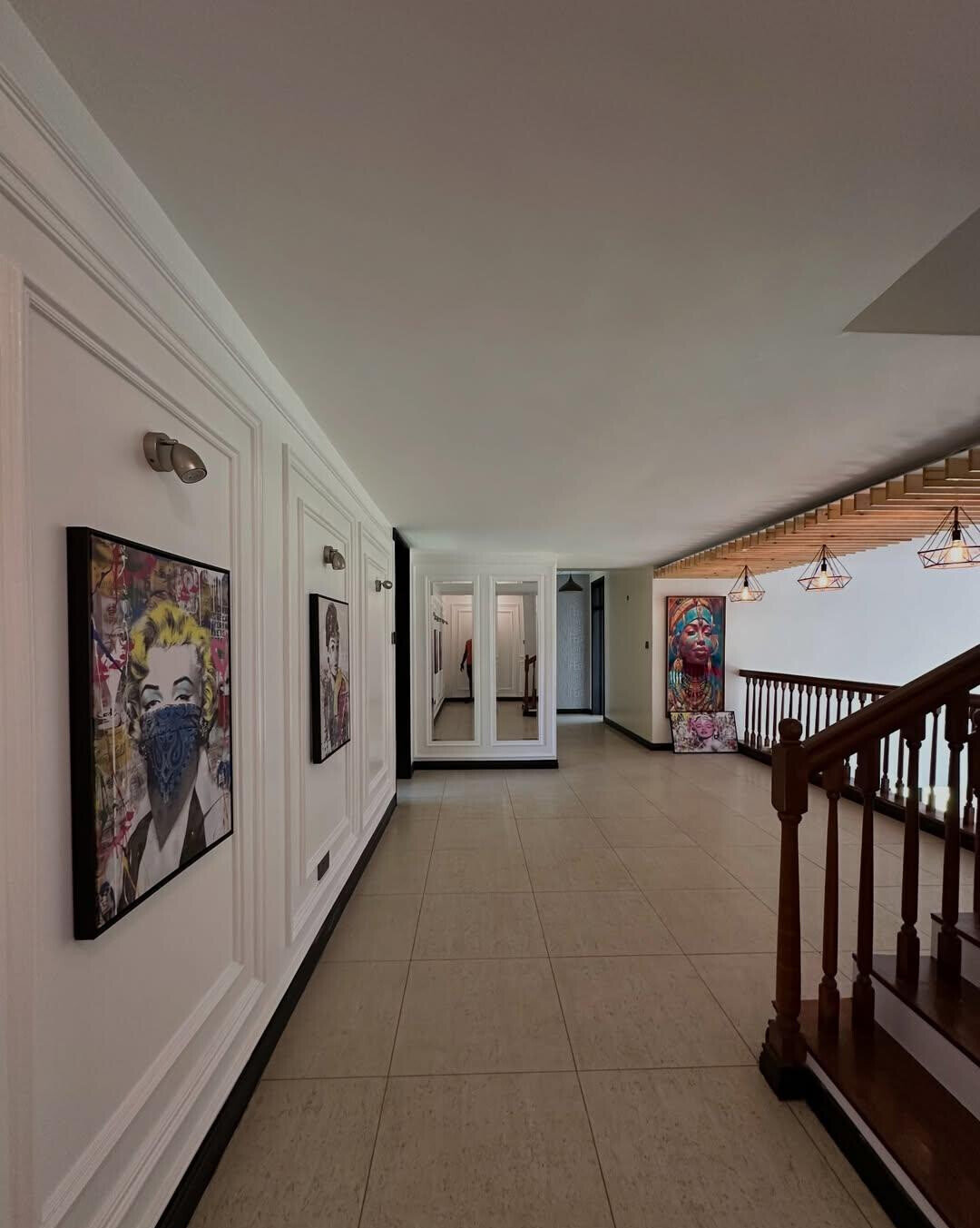5-Ensuite Townhouse with Lake Views on Half-Acre – Karen
