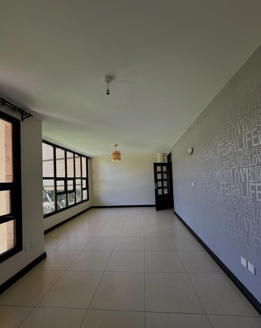 5-Ensuite Townhouse with Lake Views on Half-Acre – Karen