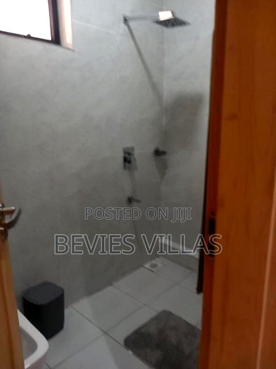 Furnished 2bdrm Apartment in Parklands for rent - Image 5