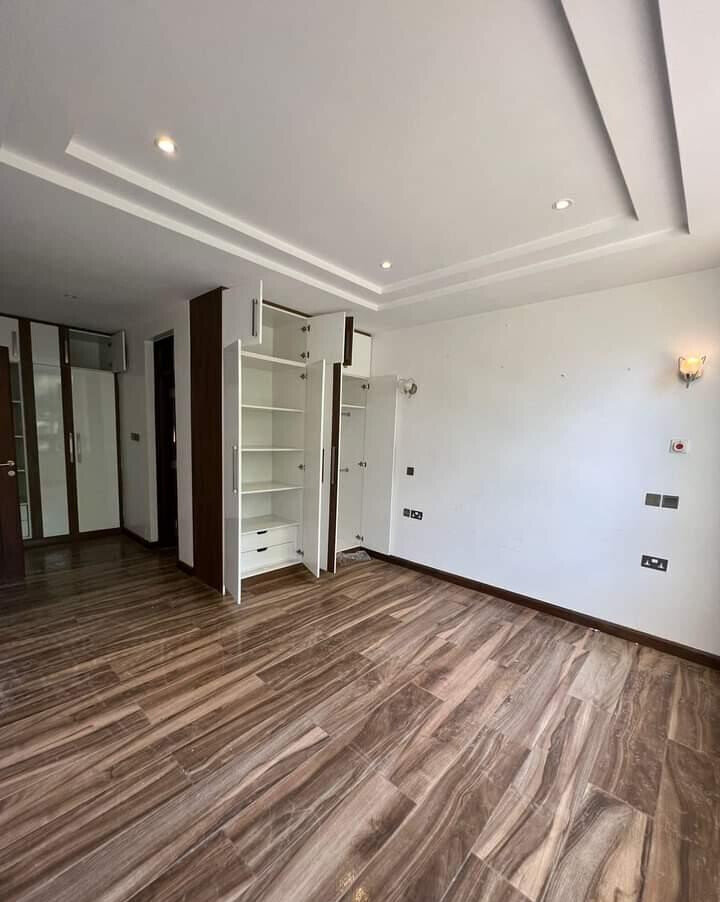 5-Ensuite Townhouse with Fireplace & Pool - Lavington Maziwa
