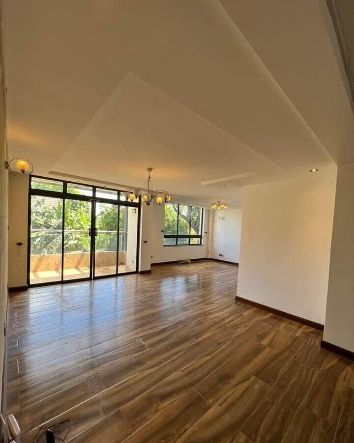 5-Ensuite Townhouse with Fireplace & Pool - Lavington Maziwa