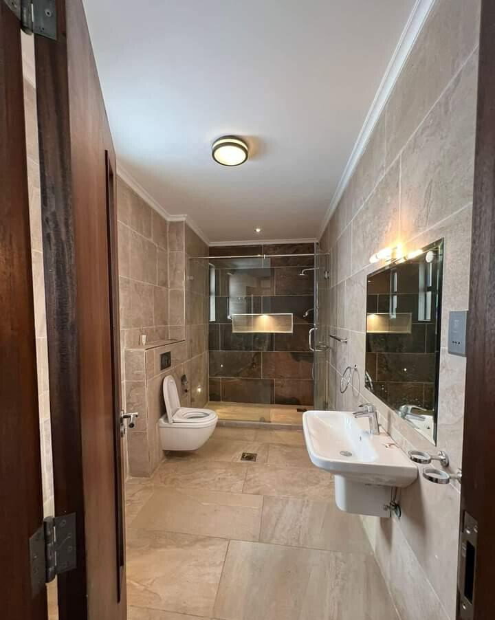 5-Ensuite Townhouse with Fireplace & Pool - Lavington Maziwa