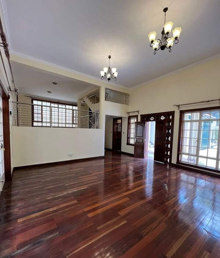 5-Ensuite Townhouse with Fireplace & Pool - Lavington Maziwa