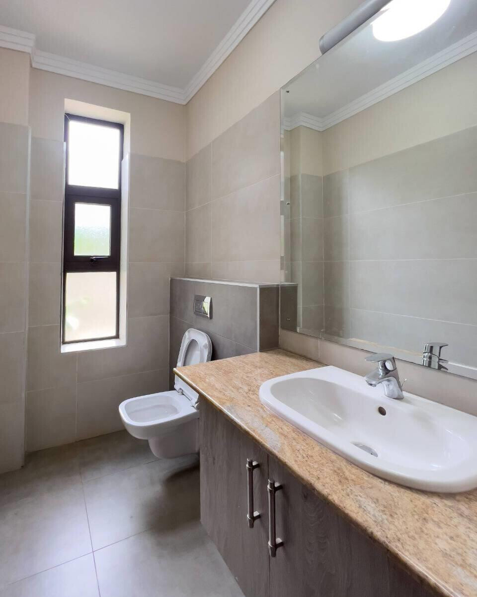 5-Ensuite Townhouse with Private Pool & Jacuzzi – Karen