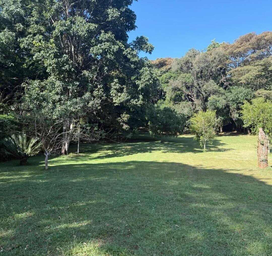 1.2-Acre Prime Land with Townhouse – Hardy, Karen